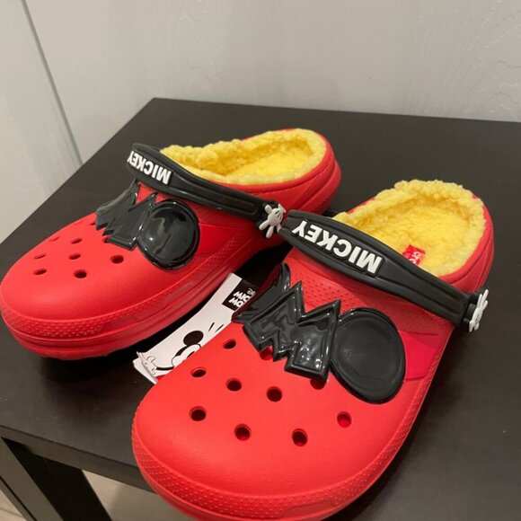 CROCS CLOG DISNEY MICKEY MOUSE SZ 5J RED YELLOW FUZZY LINED KAWAII ICONIC MICKEY - Picture 9 of 16